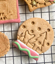 Load image into Gallery viewer, Snow Globe Pack (2 cookies)