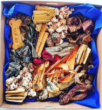 Load image into Gallery viewer, Easter Grazing Board
