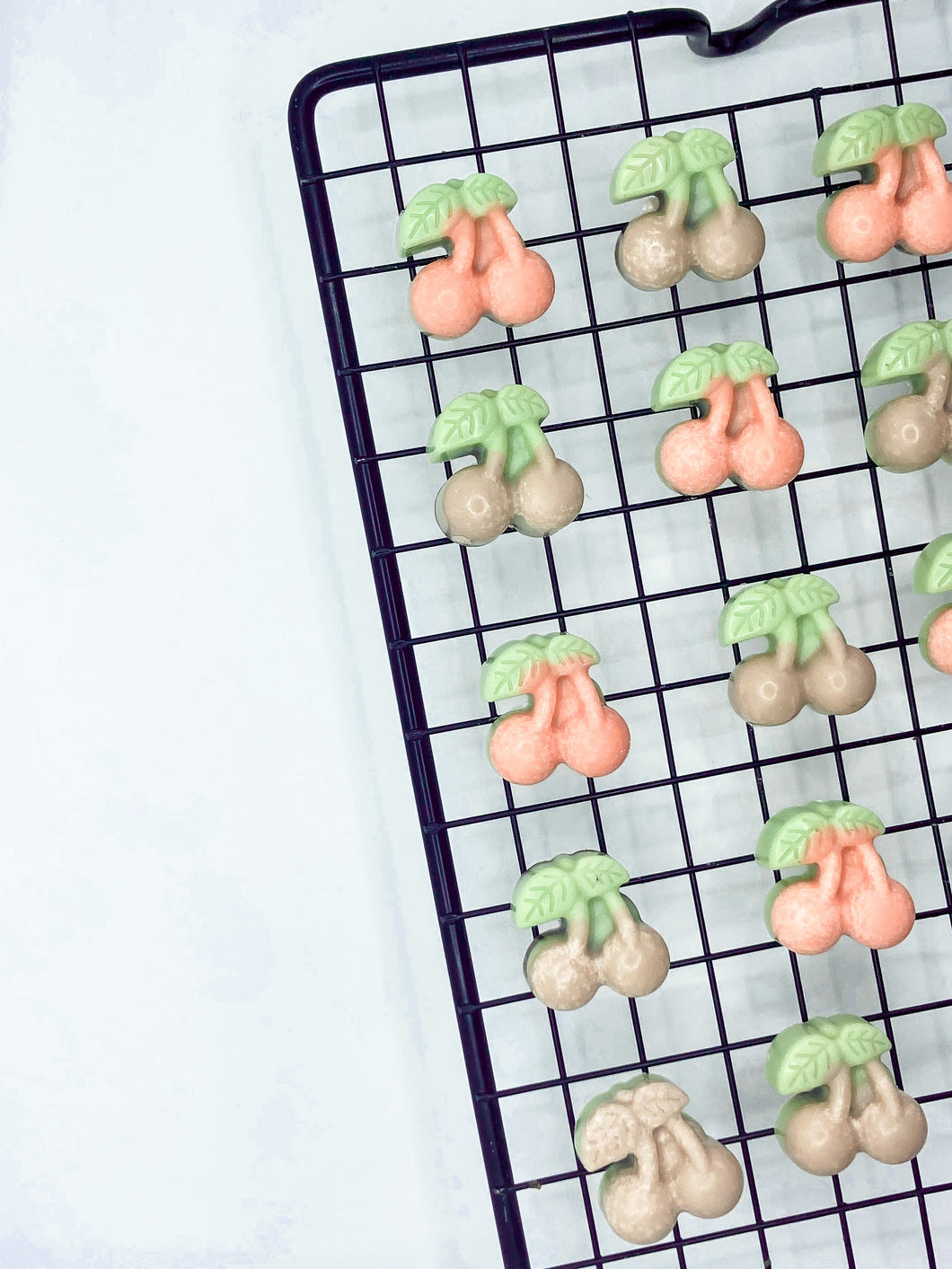 Woofy Ripe (Cherry Choc)